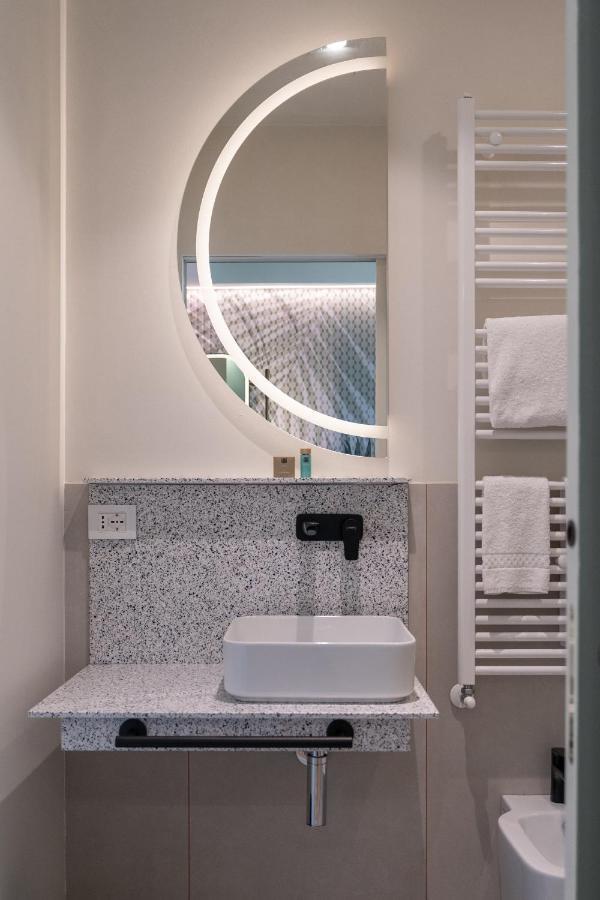 Boutique Hotel Martini 17 Milano Esterno foto